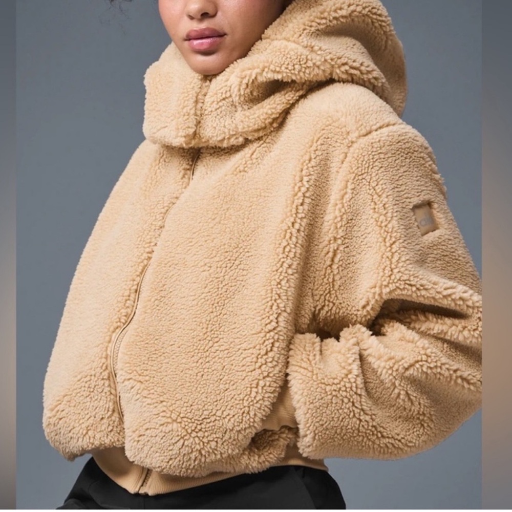 ALO Yoga Tan Teddy Jacket - Picture 2 of 6